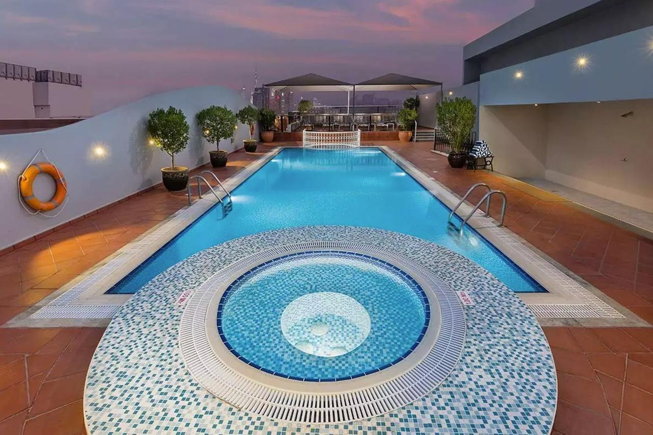 Savoy Crest Hotel Apartments Дубай Екстериор снимка